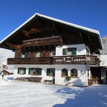 Johanna VIERTHALER Ferienwohnungen Urlaub in der Skiregion Dachstein West